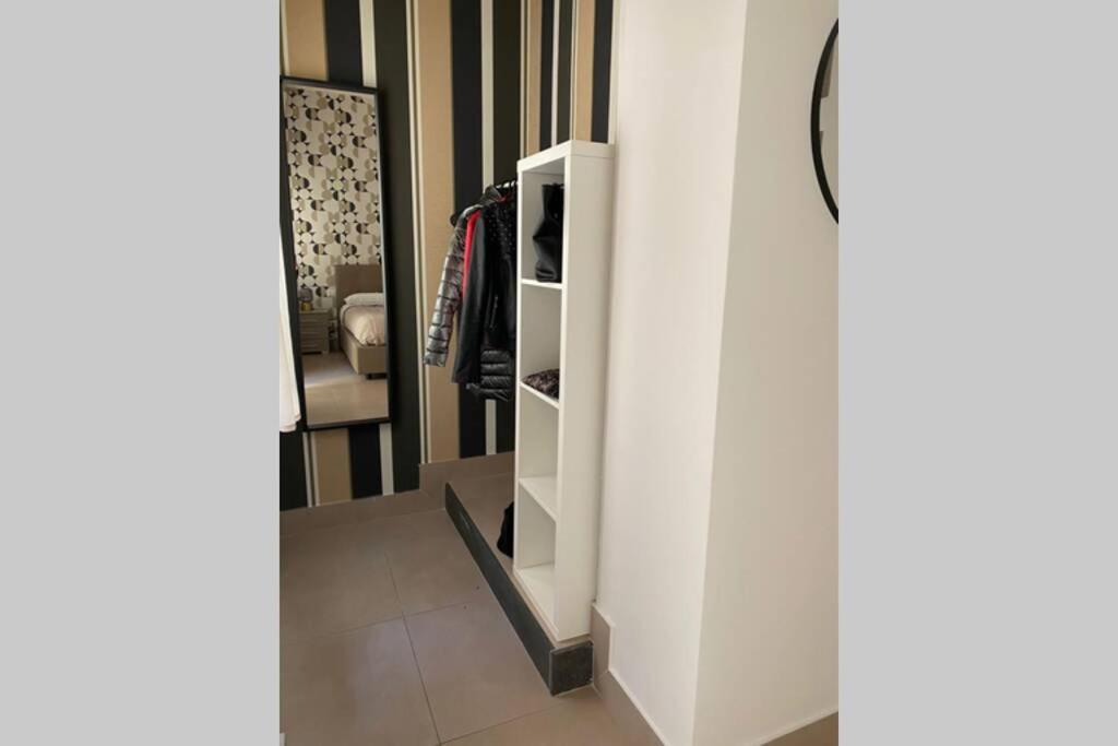 B&B Piano1 Interno5 - Accogliente E Moderno Bilocale Vicino Al Centro Salerno Buitenkant foto