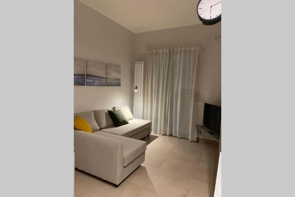 B&B Piano1 Interno5 - Accogliente E Moderno Bilocale Vicino Al Centro Salerno Buitenkant foto